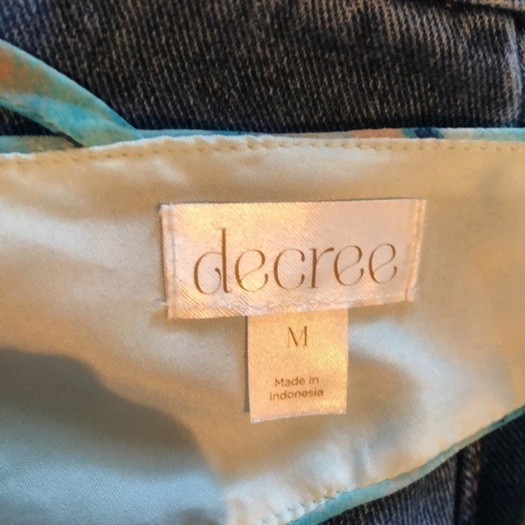 Decree crop tiered crop top . Aqua, sz med - Picture 6 of 8